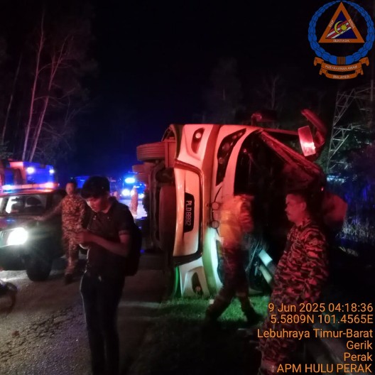 POGINULO NAJMANJE 15 STUDENATA Stravična nesreća u Maleziji (FOTO)