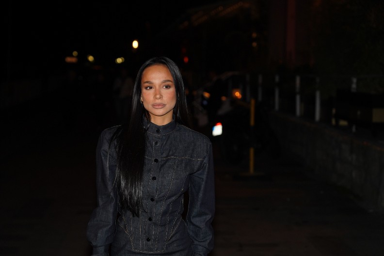 EDITA ARADINOVIĆ HITNO PREKINULA NASTUP Zabranila fanu da je snima, prišla mu i pokušala da oduzme telefon, nastao skandal (VIDEO)