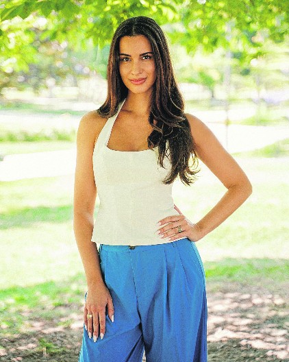 TRAČICE PREKO STOMAKA Dragana Kosjerina se skinula i pokazala hot telo, ovakvu je do sada nismo videli (FOTO)