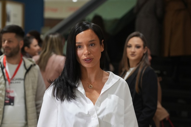 "IMAM JASNE GRANICE KADA JE U PITANJU FIZIČKI KONTAKT" Hitno oglašavanje Edite Aradinović nakon skandala u Sarajevu