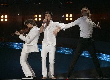 NE DA JE OSVOJIO, NEGO JE UKRAO SRCA SVIH U SRBIJI Evo gde je danas i šta radi "car u klizanju", koji je sa Dimom Bilanom pobedio u Beogradu