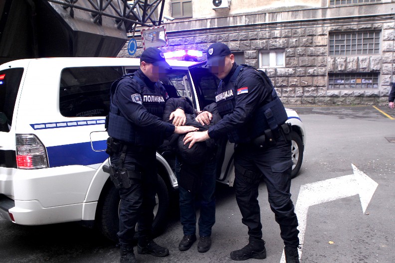 VELIKA AKCIJA POLICIJE: Upali u stanove u Beogradu, pa zaplenili velike količine droge