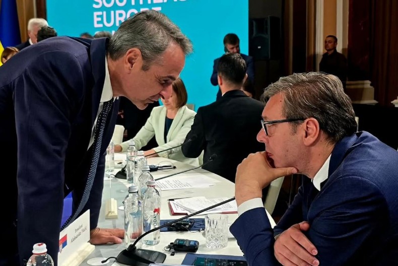 BLOKADERSKI MEDIJI U OČAJU "Samo je Vučić odbio da se pridruži napadima na Rusiju!"