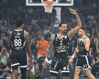 PARTIZAN JE NOVI REKORDER Crno-beli upisali još jedan uspeh, Zvezda diše za vratom