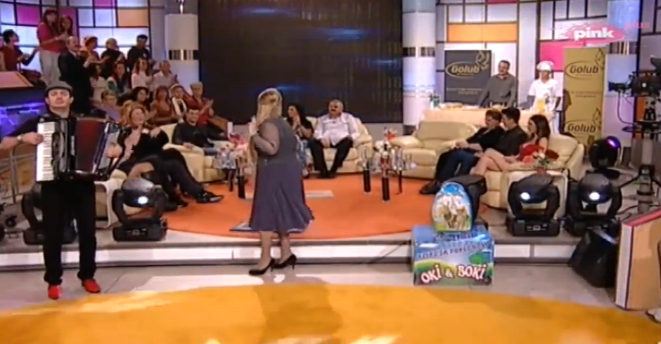 ''MOJ MUŽ JE SPAVAO SA KONOBARICOM, DOK SAM SE PORAĐALA'' Pevačica na ovaj način saznala za prevaru: "U našem krevetu imali su odnose, otišlo je pola ljubavi"