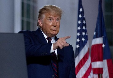 UKORIO SVE LIDERE! Francuska na nogama posle Trampove izjave