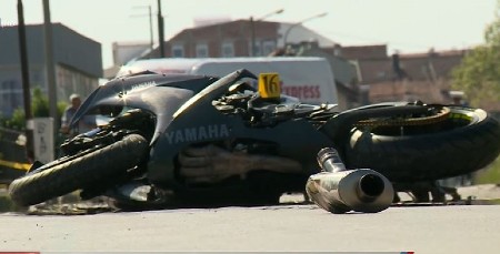 ČAČANSKI PRIVREDNIK TEŠKO POVREĐEN U ŠVAJCARSKOJ Proklizao sa motorom i pao