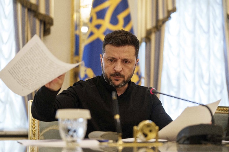 ZELENSKI SPROVODI REFORME! Doneo ključnu odluku, imenovao je novog komandanta