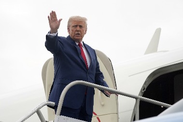 ZASLUŽIO SAM NOBELOVU NAGRADU Tramp: Ja sam sprečio rat između Beograda i Prištine