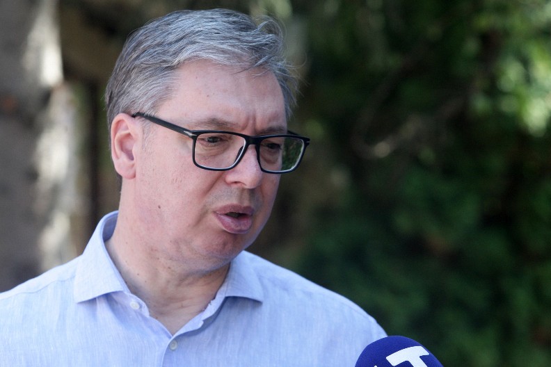 VUČIĆ O ŠOLAKOVOM ZAHTEVU Kada nemate ideje i program, onda morate da zabranjujete, tučete, da pretite i maltretirate