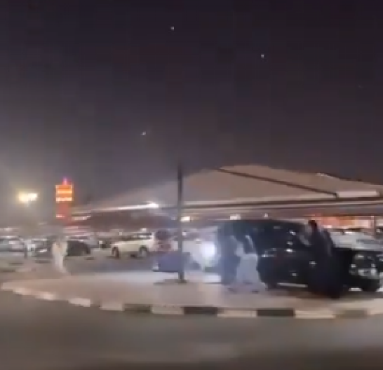 LJUDI PANIČNO BEŽE, VRIŠTE OD STRAHA... Ovo je prizor tokom napada na Katar (VIDEO)