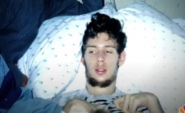 12 GODINA BIO ZAROBLJEN U SOPSTVENOM TELU Svi mislili da je biljka, a onda je čuo majku kako mu šapuće REČI KOJE LEDE KRV U ŽILAMA! (VIDEO)