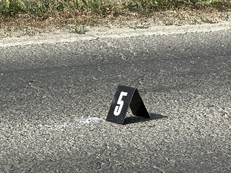 DECA SU SE VRAĆALA SA ROĐENDANA  Izgubila je kontrolu pa udarila u stub koji  pao na auto (FOTO)