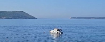 ŠOK NA CRNOGORSKOM PRIMORJU Građani gledali u more i zanemeli – OGROMNA MORSKA NEMAN UOČENA KOD HERCEG NOVOG! (VIDEO)