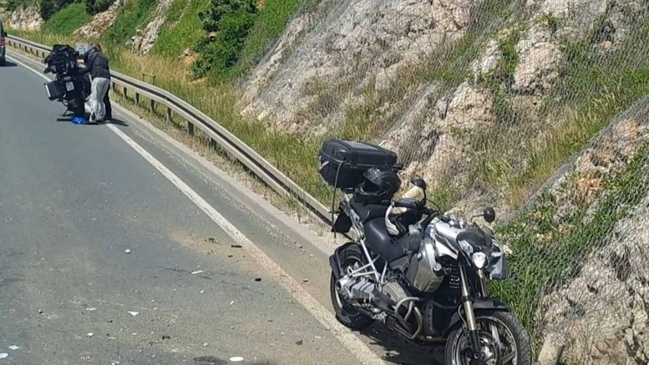 DETE VOZEĆI MOTOR POVREDILO DVE OSOBE Povređene su majka i ćerka i one su zbrinute u bolnici