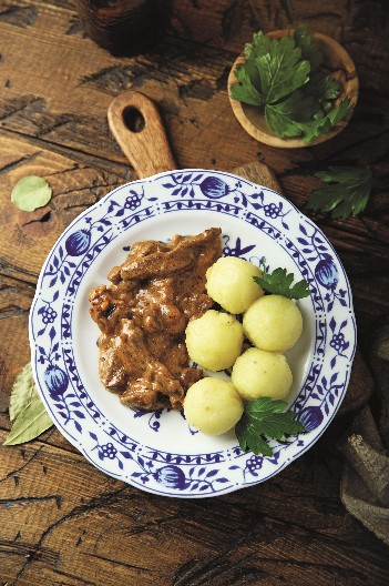 NJOKE SA SVINJETINOM I POVRĆEM Poćiće vam voda na usta koliko je ukusno