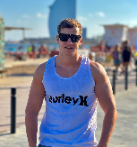 TURISTA SKOČIO U NERETVU, UMALO UBIO DECU, PA DOBIO BATINE! Drama u Mostaru! Pijan se popeo na most i završio u reci obučen