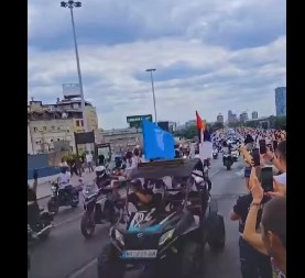 KAKVA MOĆNA SCENA: Pogledajte bajkere koji su u kolonama krenuli ka Pionirskom parku  - OVO JE SRBIJA! (VIDEO)