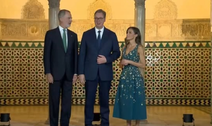 VUČIĆ NA GALA VEČERI KOJU SU U ČAST LIDERA PRIREDILI ŠPANSKI KRALJ I KRALJICA:  Susret u prelepom istorijskom zdanju (FOTO/VIDEO)