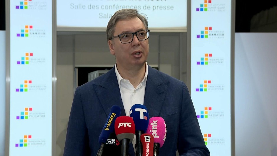 SVE TO ŠTO RADE JE ZLOČIN PROTIV SOPSTVENE ZEMLJE: Vućić se obratio iz Sevilje: Putinu je bilo potpuno jasno da je ovo pokušaj obojene revolucije (VIDEO)