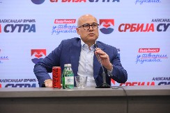 "MISLE DA ĆE VUČIĆ RASPISATI IZBORE AKO BLOKIRAJU 50 RASKRSNICA?! NEĆE!" Vučević: 15-20 hiljada ljudi blokira šest i po miliona stanovnika