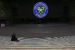 ŠOK I NEVERICA NA VIMBLDONU Ispala druga teniserka sveta, pa se potpuno slomila