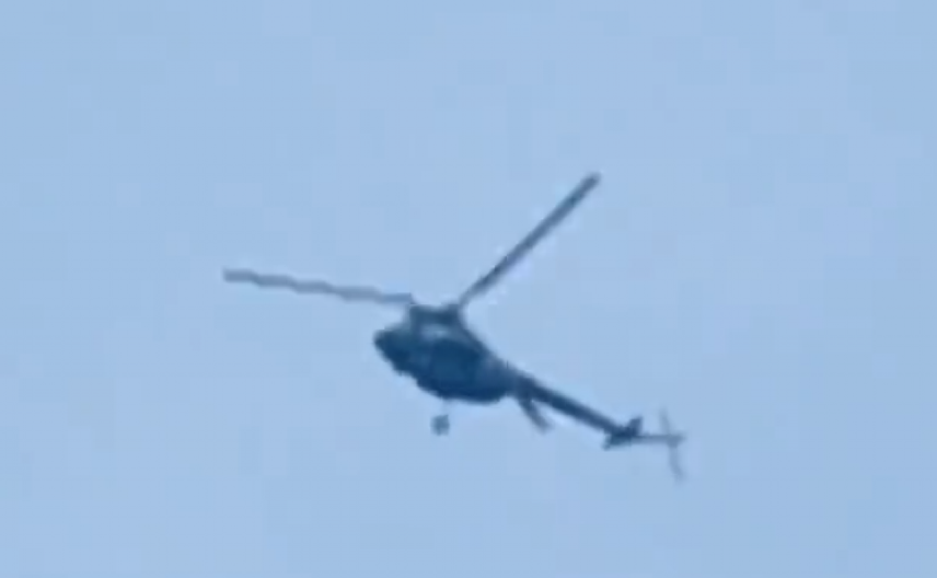 SRUŠIO SE VOJNI HELIKOPTER Čula se jaka eksplozija, dim potpuno prekrio letelicu u Somaliji (VIDEO)
