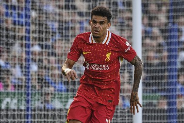 MINHEN - SIGURNA KUĆA ZA IGRAČE IZ PREMIJER LIGE U Liverpulu je višak, a u Bajernu mu nude status zvezde