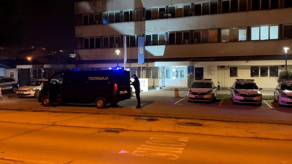 STANJE DETETA (7) KOJE JE PALO S PETOG SPRATA ZGRADE: U SVESNOM STANJU JE PREBAČENO U BEOGRAD Ima teške povrede i posekotine