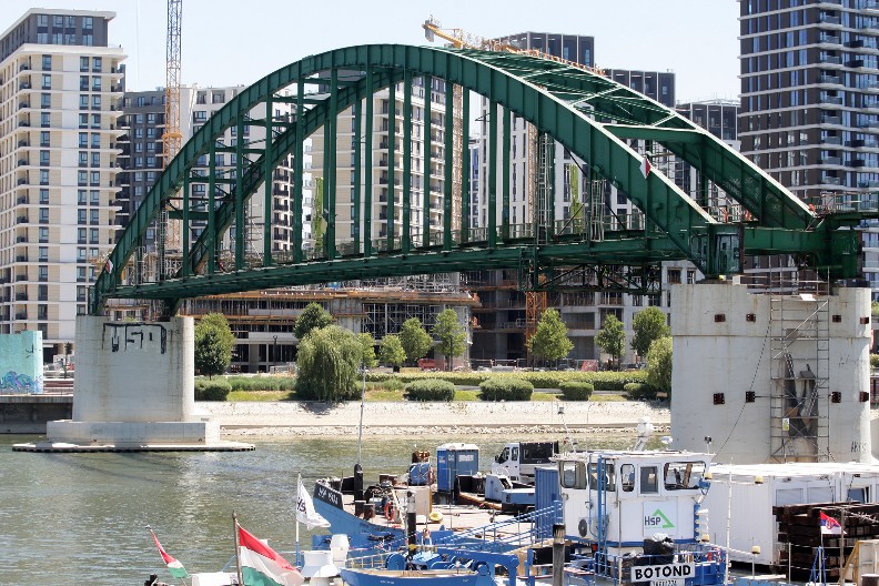 UKLANJANJE LUKA STAROG SAVSKOG MOSTA U TOKU Most u lošijem stanju od očekivanog (FOTO)