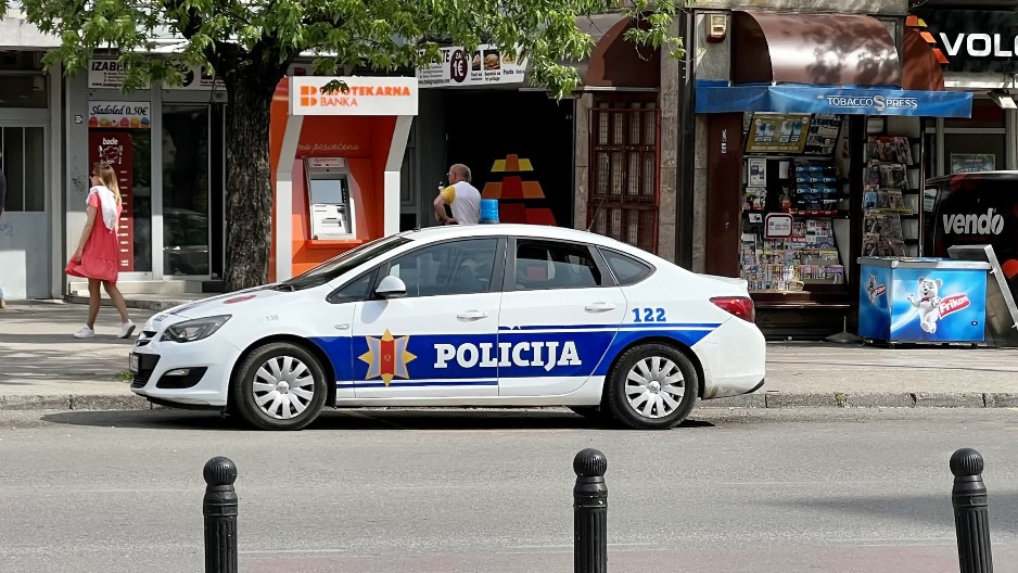 PROBAO DA PROGUTA HEROIN PRED POLICIJOM Nezapamćen slučaj u Herceg Novom - u braniku mu našli kokain i JOŠ droge!