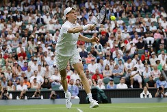 SINER BAŠ NEMA MILOSTI Italijan prepustio protivniku samo pet gemova i prošao u osminu finala Vimbldona