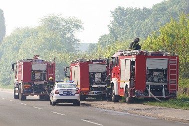 GORI SRBIJA! Požar zahvatio najmanje 15 kuća, ljudi hitno evakuisani: Vatrogasci vode borbu sa vatrenom stihijom