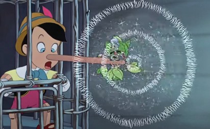 VIC DANA Sedeli Pinokio i njegov ćale ispred kuće...