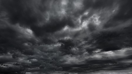 "PUSTINJSKE OLUJE SINOĆ POGODILE SRBIJU" Padalo drveće, pljuštalo, sevali gromovi!