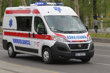 MIRNA NOĆ ZA HITNU POMOĆ U BEOGRADU Tri osobe lakše povređene u tri udesa