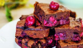 ČOKO KOCKE SA VIŠNJAMA Mirisne i sočne, a taman iskoristite bajati hleb