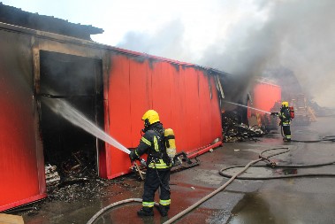 POLICIJA UHAPSILA PIROMANA PROTIV KOGA SE VEĆ VODI POSTUPAK ZBOG IZAZIVANJA VATRENE STIHIJE Podmetnuo požar kod Kuršumlije