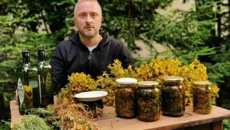 OVAJ ČAJ NAJBOLJE ČISTI PLUĆA OD NIKOTINA I KATRANA Travar Momčilo ima recept koji treba da zapamte svi pušači