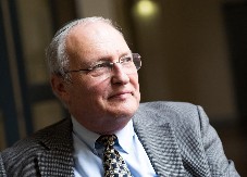 "U SREBRENICI JE BIO RATNI ZLOČIN, A NE GENOCID" Zurof: Amerika i EU manipulišu žrtvama