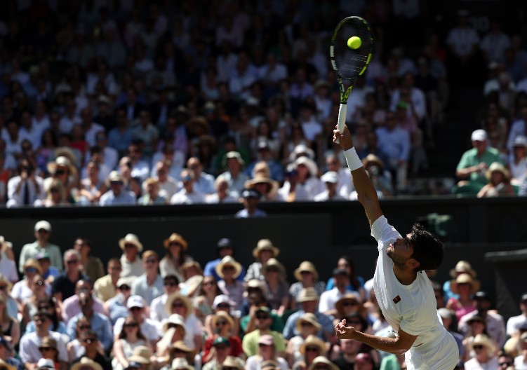 DRAMA NA VIMBLDONU Dve osobe se onesvestile