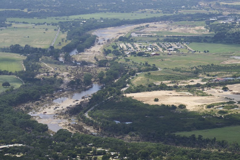 KATASTROFA U AMERICI! U Teksasu poinulo najmanje 129 ljudi, u toku potraga za nestalima!