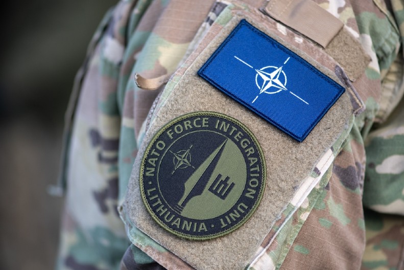 ZAŠTO JE VRHOVNI KOMANDANT NATO-a ZA EVROPU UVEK AMERIKANAC? Od osnivanja Alijanse, ova funkcija nikada nije menjala nacionalnu pripadnost