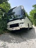 NA AUTOBUSU TURSKIH TABLICA OTPAO TOČAK, PA IZBIO POŽAR Nezgoda na auto-putu Šabac Ruma