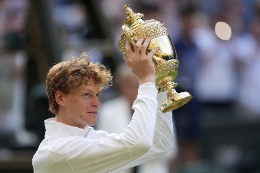 SINEROVA OSVETA ALKARAZU Italijan srušio Španca i osvojio Vimbldon!