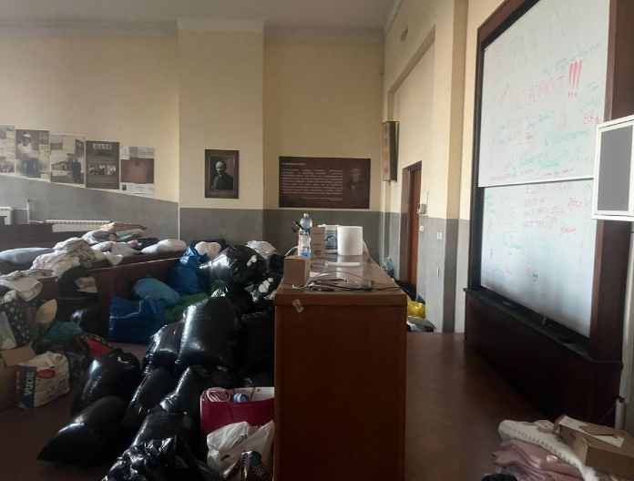 BLOKADERI OD PRAVNOG FAKULTETA NAPRAVILI SVINJAC Pogledajte kakvu grozotu su ostavili za sobom (FOTO)