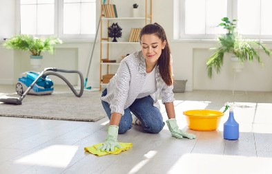 ČISTAČICE ZARAĐUJU VIŠE OD PROGRAMERA! Sat preko 1.000 dinara, mesečna plata i do 1.500 evra!