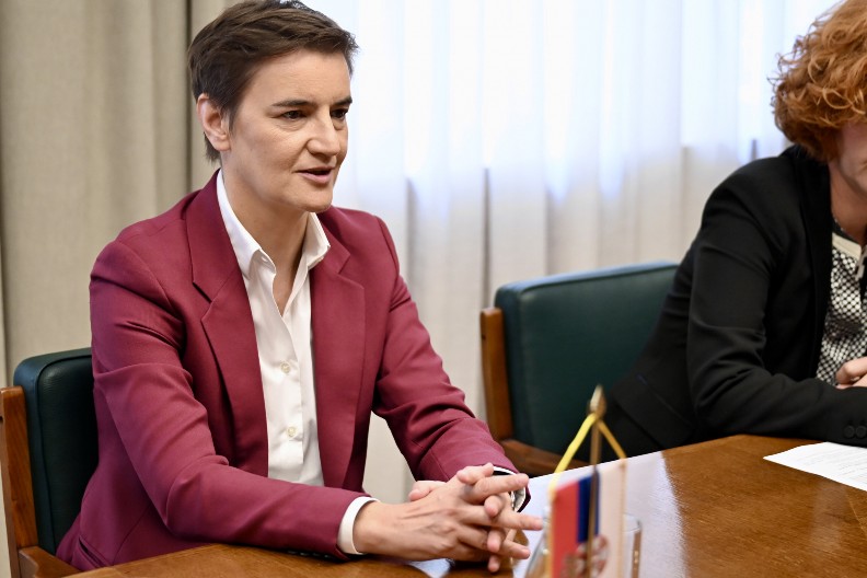 MISLITE DA ĆETE GA UPLAŠITI OVAKVIM FAŠISTIČKIM NAPADIMA? Brnabić o napadu na kuću Miloša Vučevića