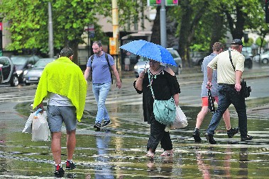 STIŽE JAKO ZAHLAĐENJE! Kad i gde očekivati jake pljuskove i grmljavinu?