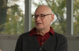 VELIKOM UMETNIKU MALDINIJU SRUŠEN SPOMENIK  KOSOVSKIM PARTIZANIMA JER JE PODSTICAO ALBANSKI NACIONALIZAM!? A misli da je pozvan da komentariše Sajam